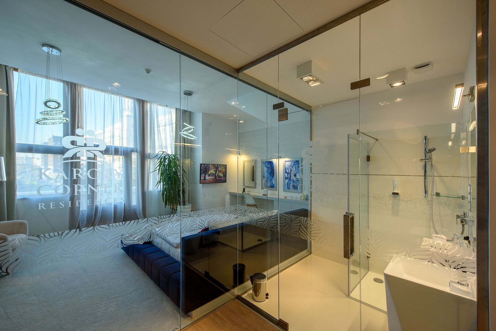 Фото Karoly Corner Residences