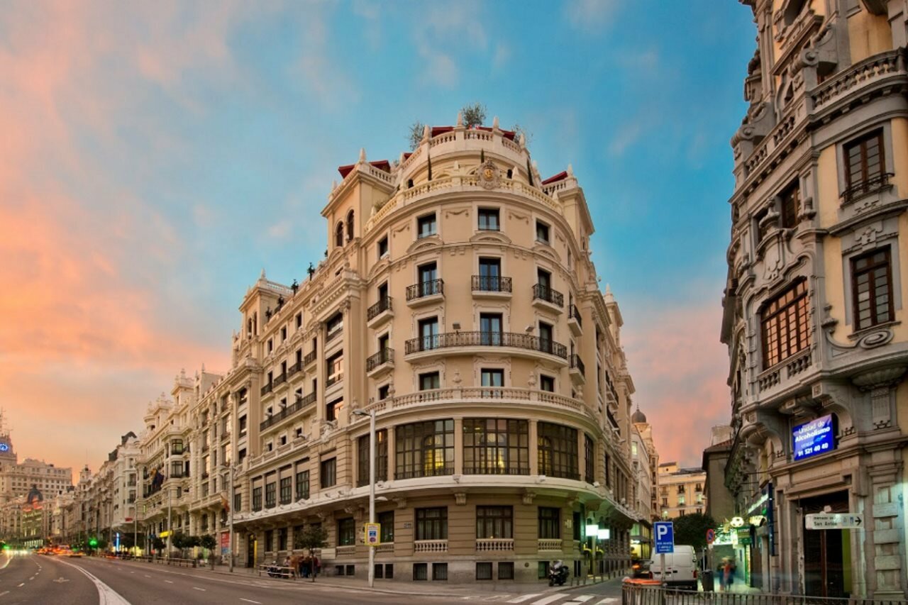 Фото отеля 1