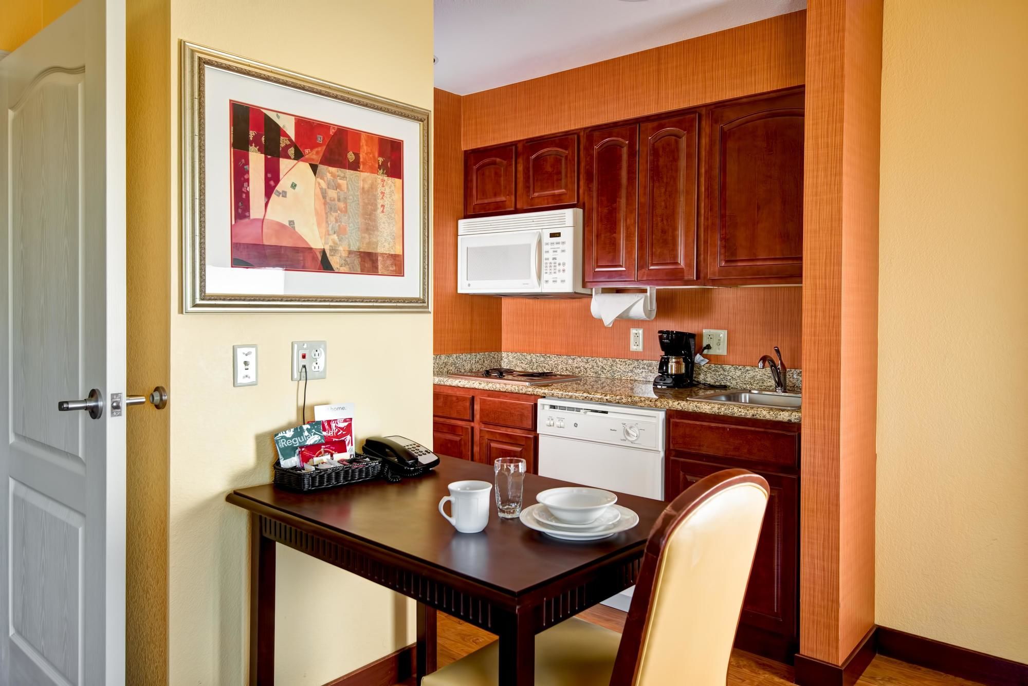Фото Homewood Suites by Hilton Fort Collins