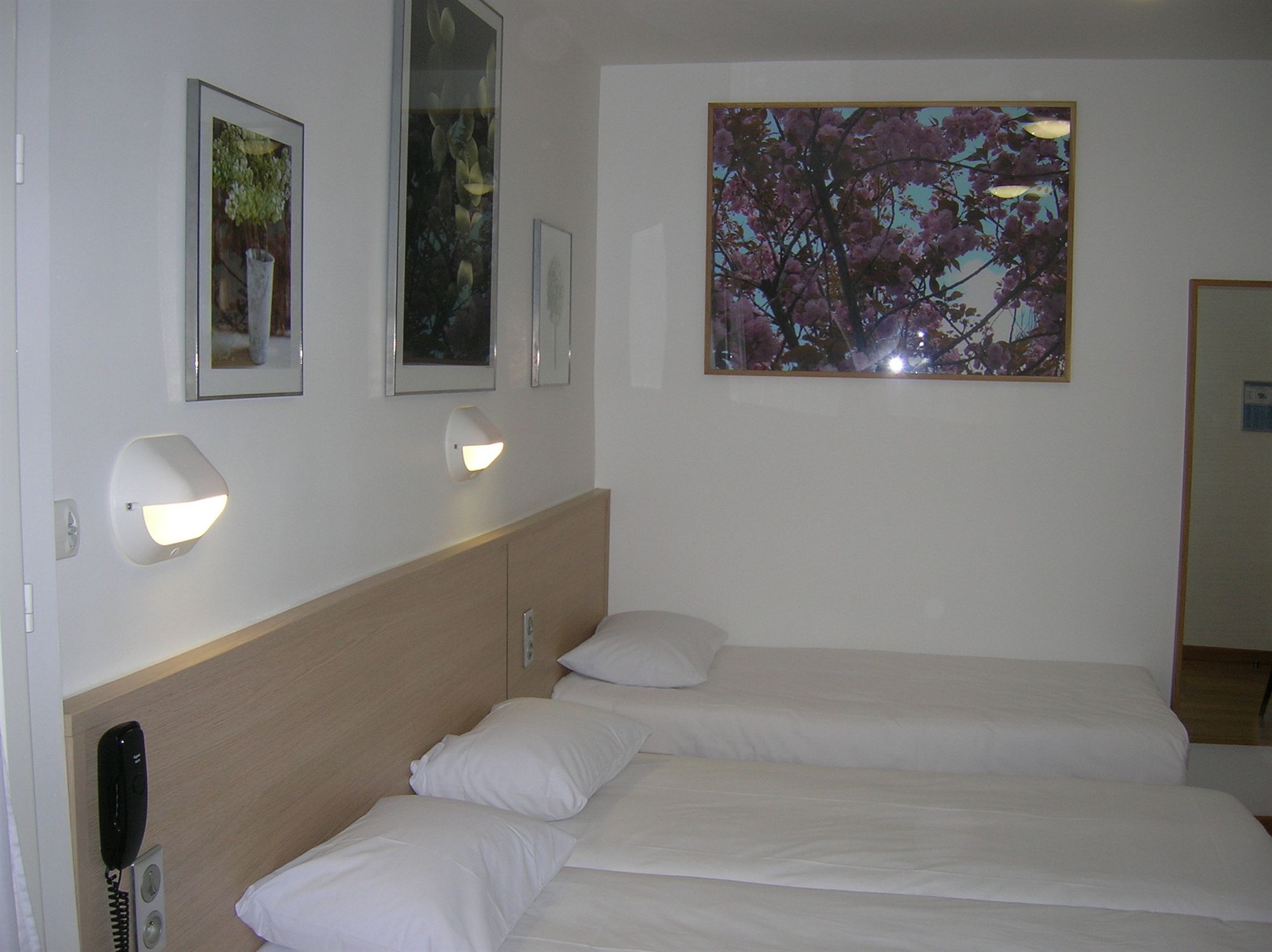 Фото Hotel Darcet Paris