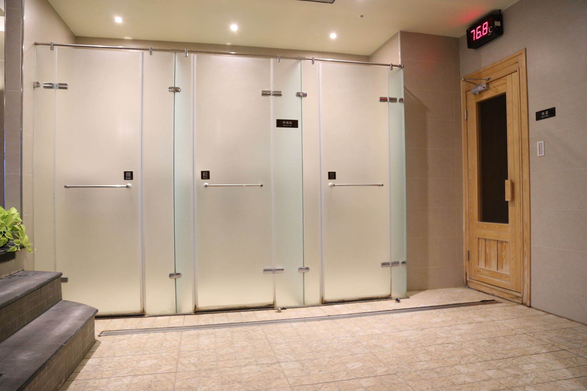 Фото Taichung Harbor Hotel