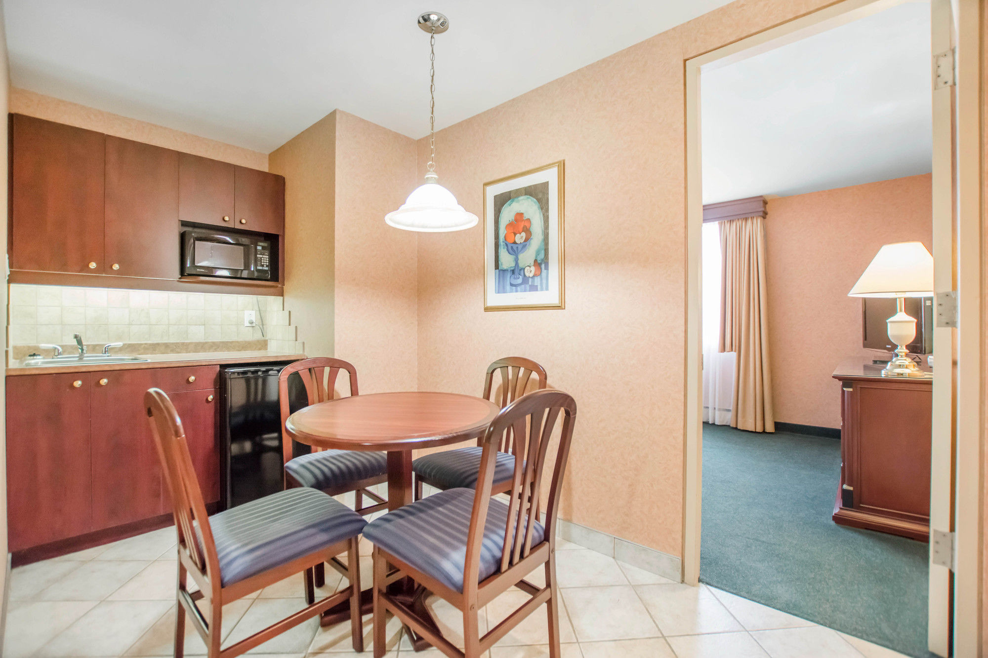 Фото Quality Inn & Suites Brossard