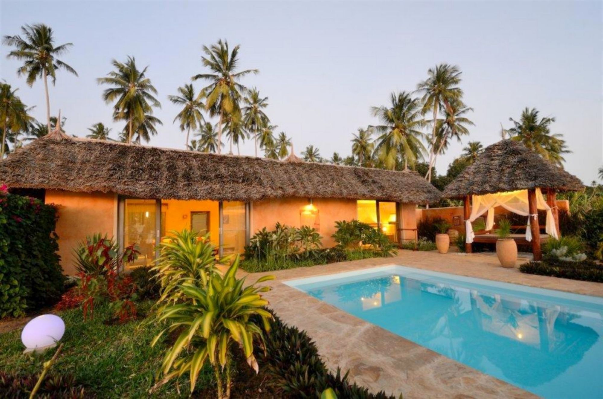 Фото Zanzi Resort