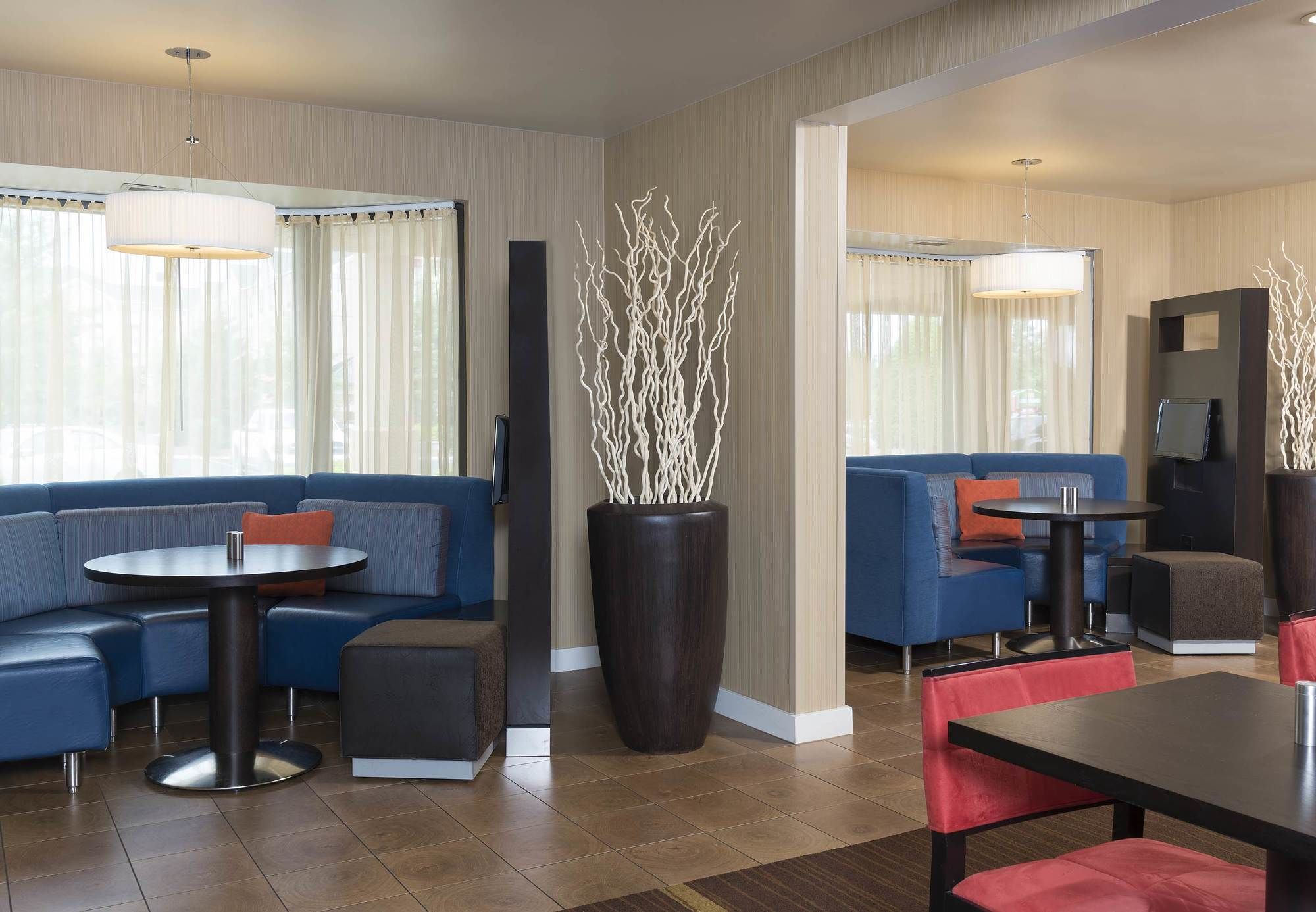 Фото Courtyard Bowling Green Convention Center