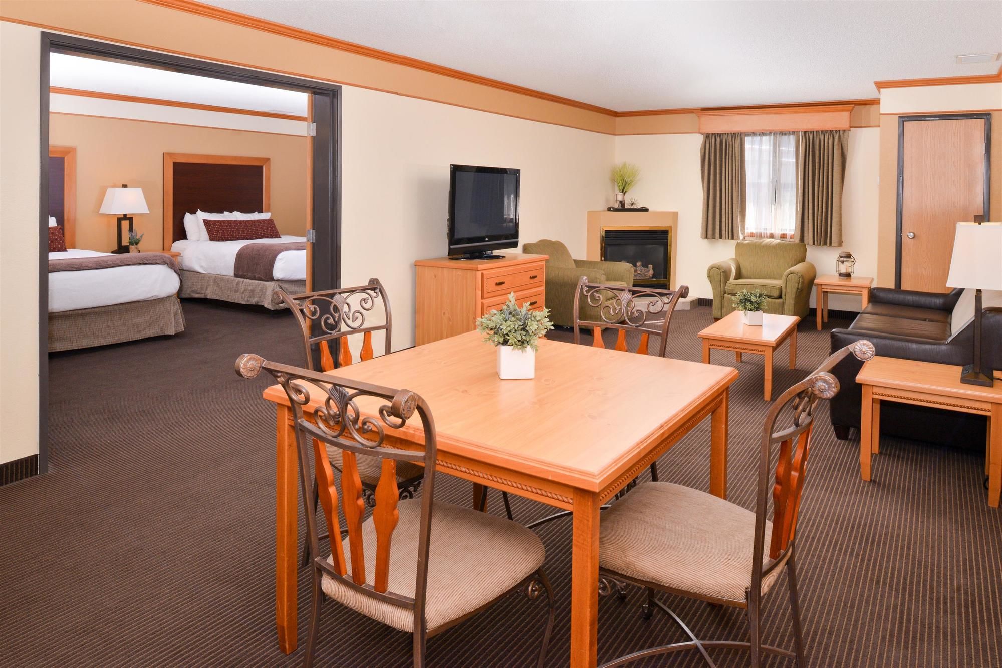 Фото Best Western Plus Sidney Lodge