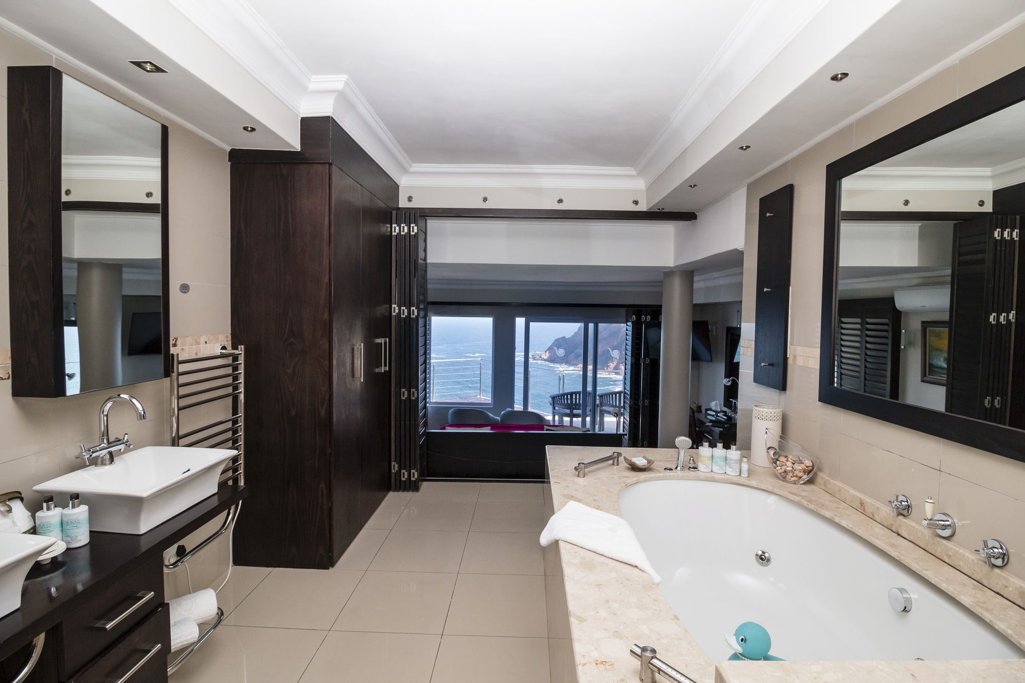 Фото Head over Hills Luxury Retreat