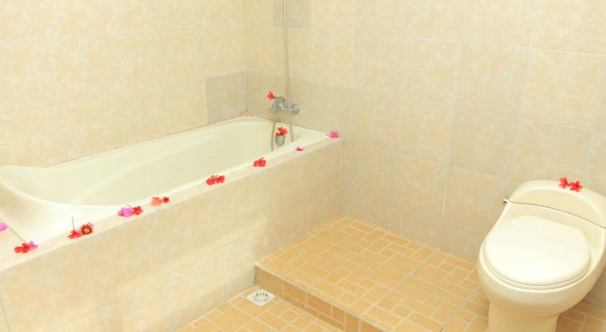 Фото Warsa Garden Bungalows