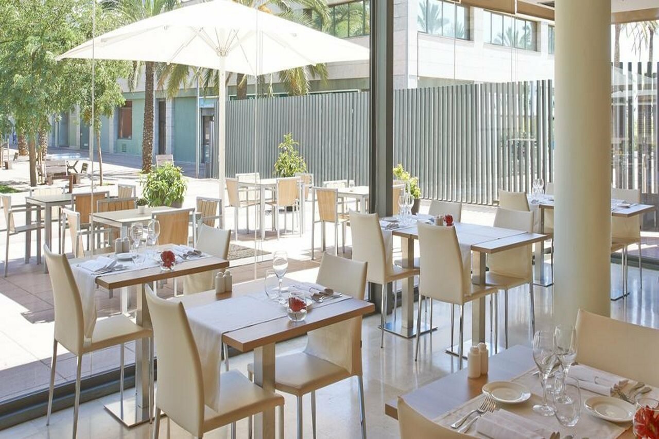 Фото Hotel Catalonia Barcelona Beach