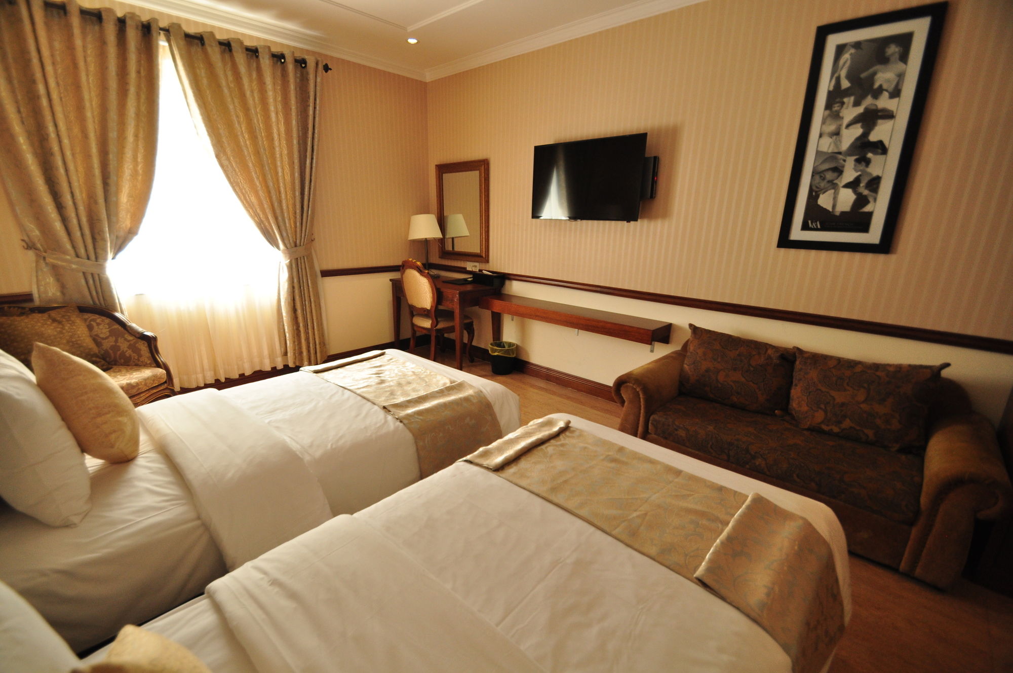 Фото Central Hotel and Residences