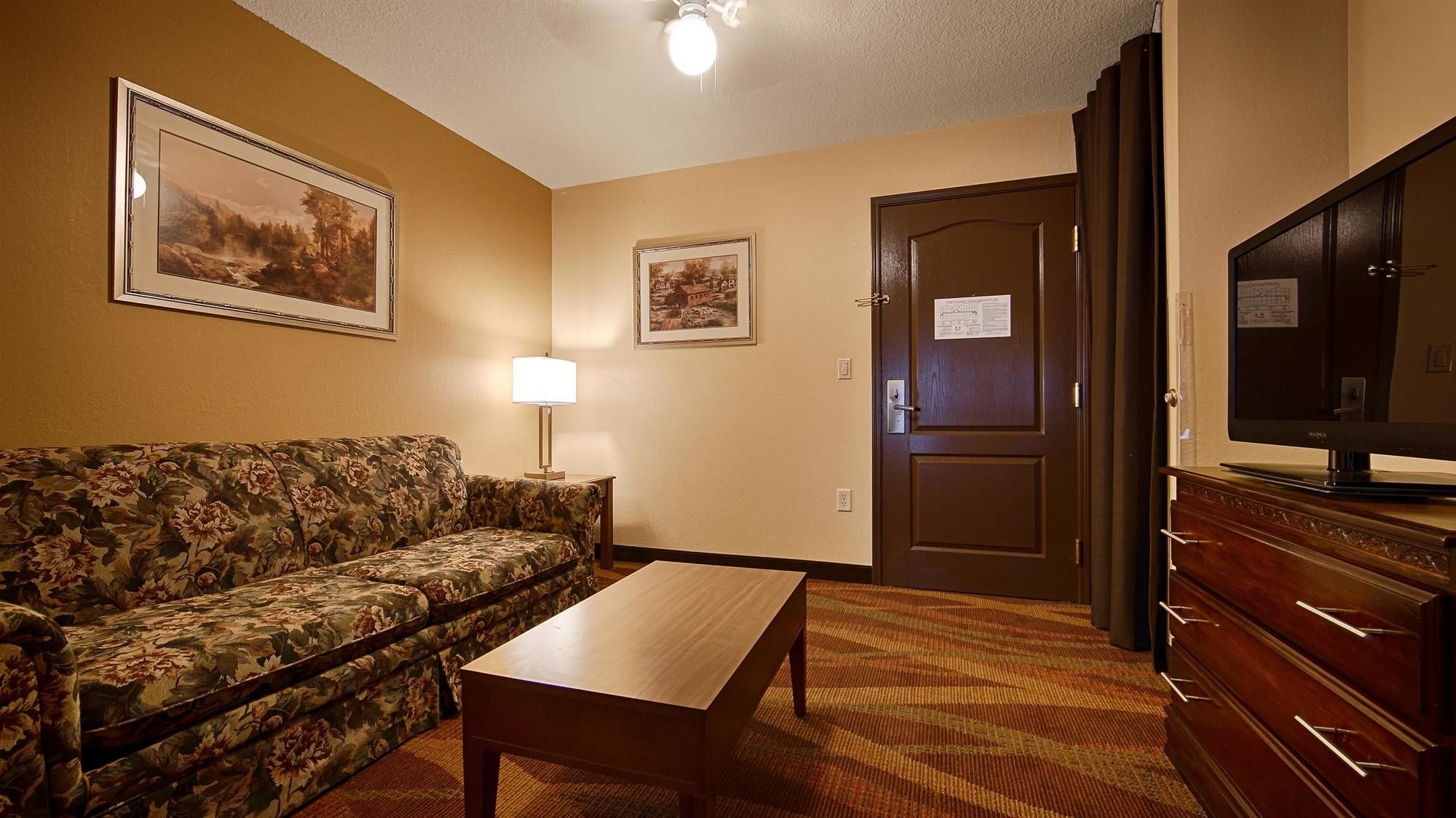 Фото Best Western Plus Fort Wayne Inn & Suites North