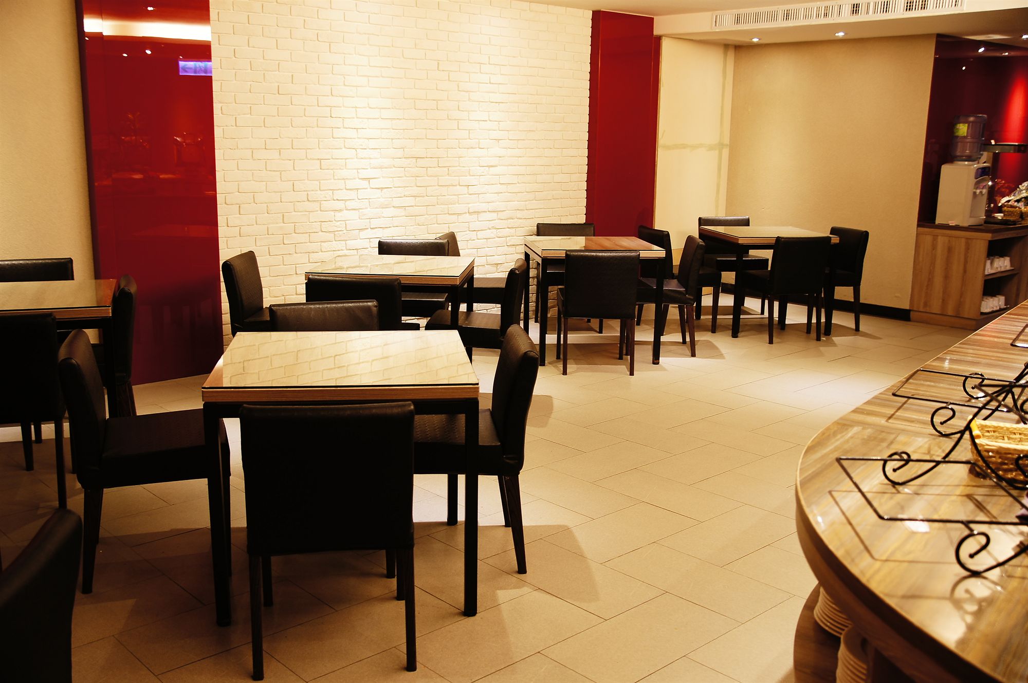 Фото Sparrow Hotel