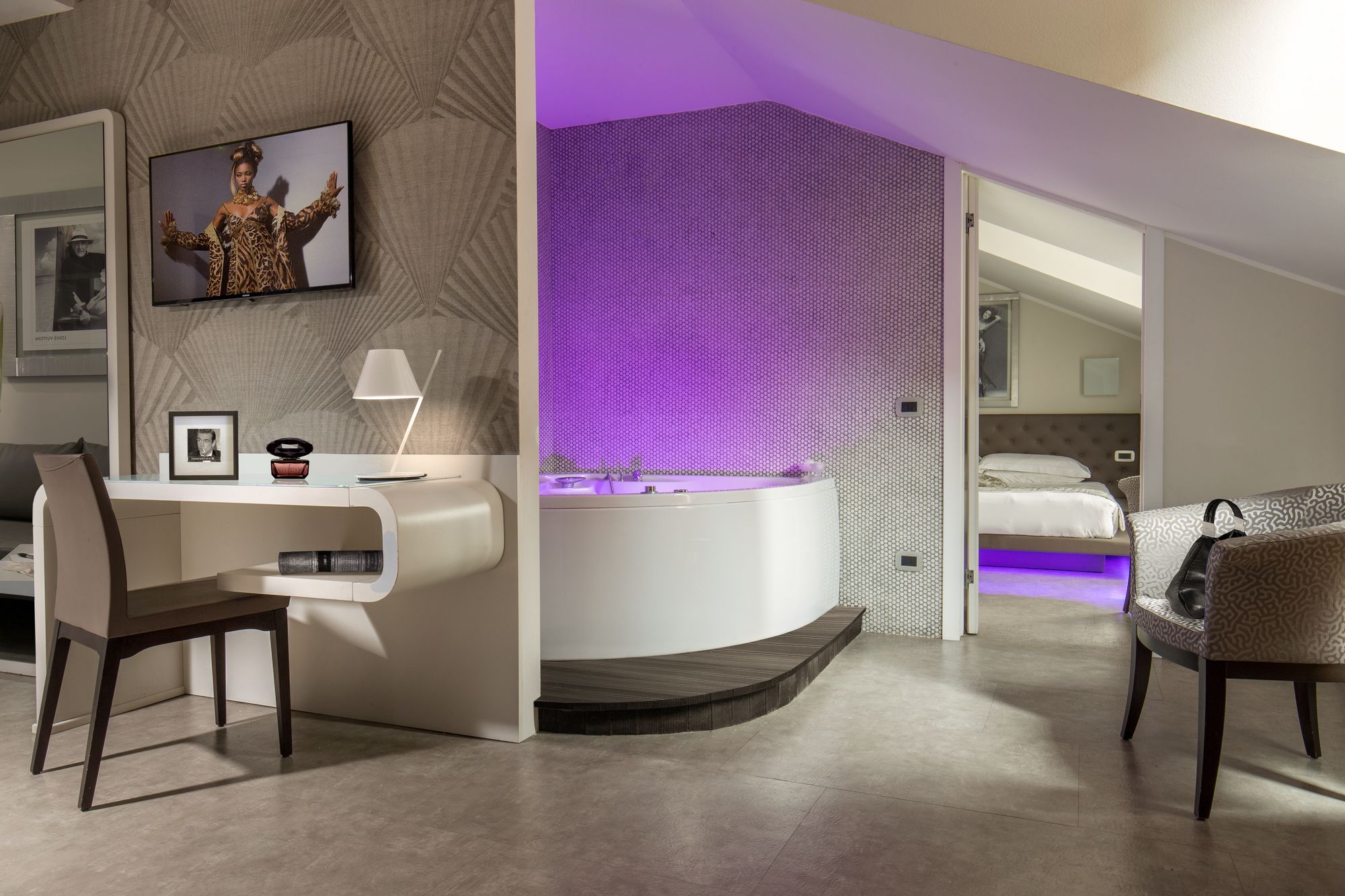 Фото Montenapoleone Suites