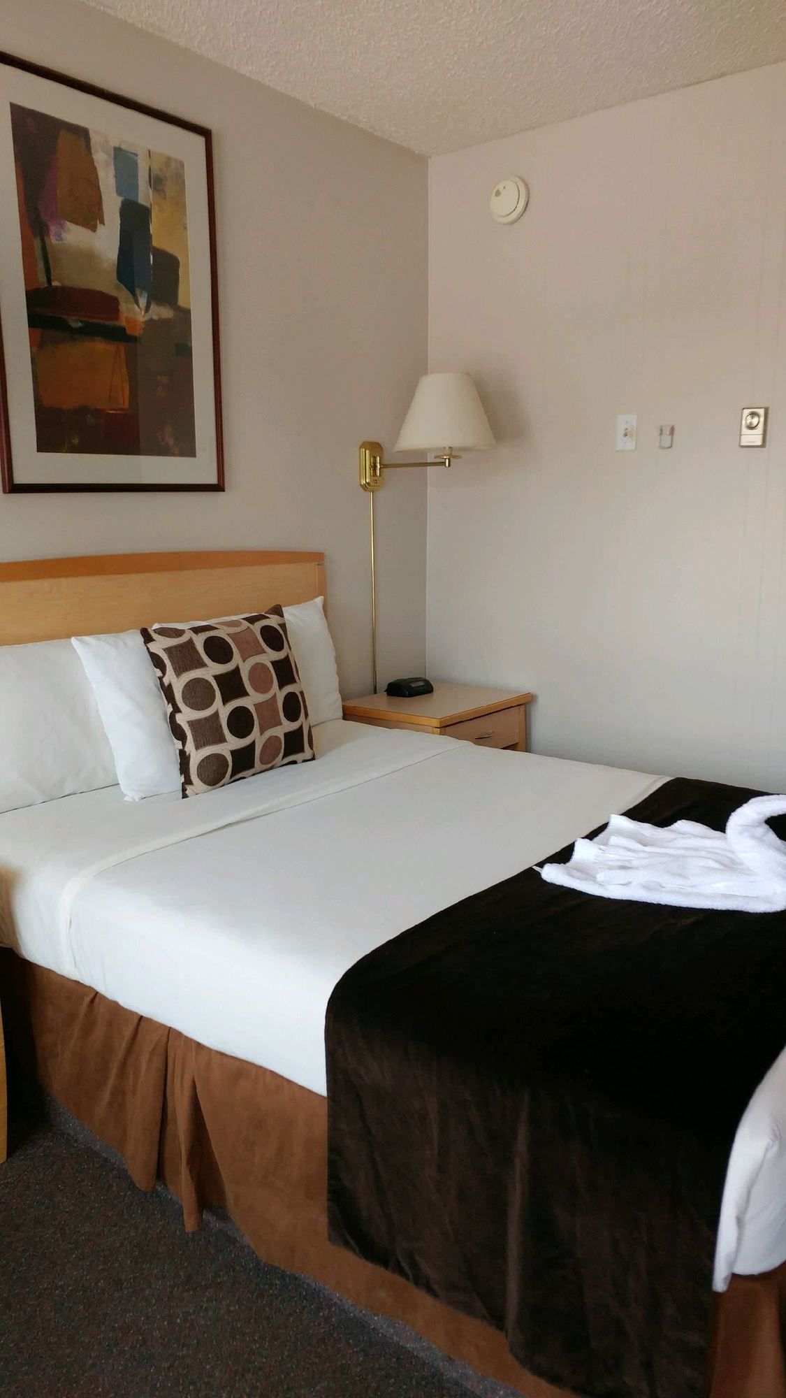 Фото Canadas Best Value Inn & Suites Fernie