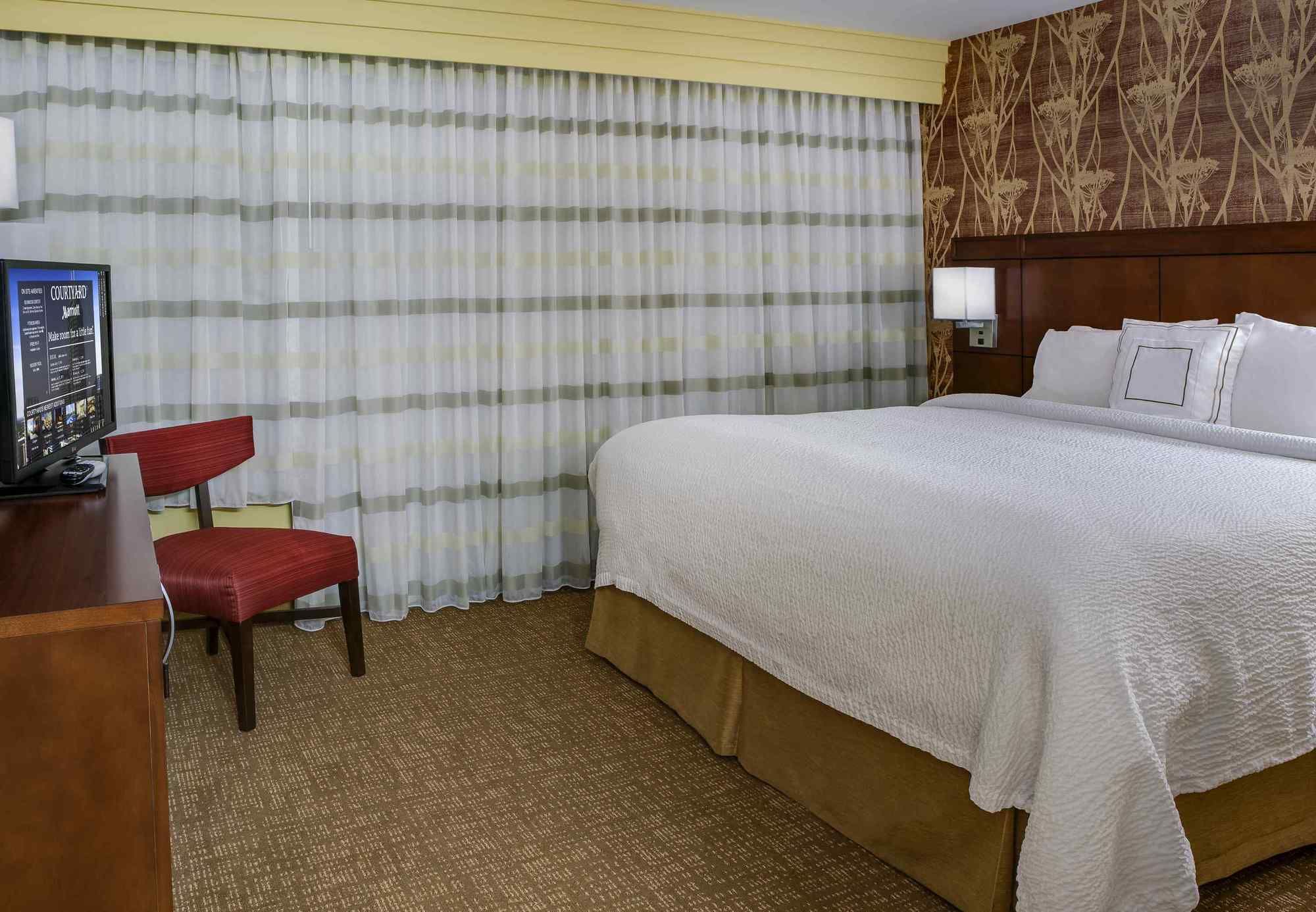 Фото Courtyard Indianapolis Noblesville