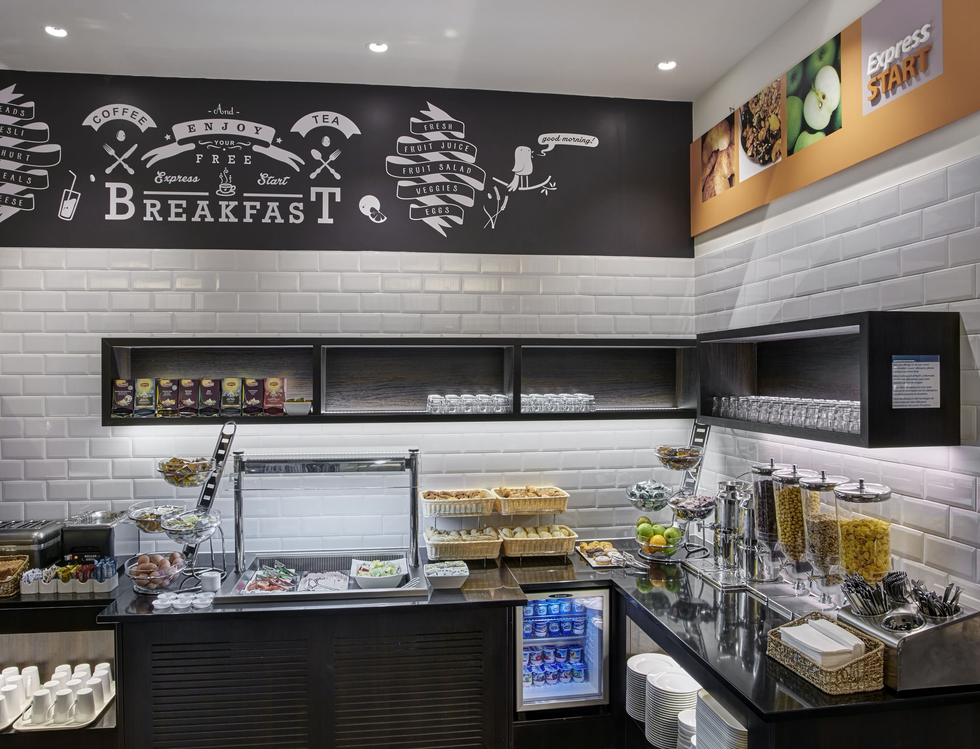 Фото Holiday Inn Express Mechelen City Centre an Ihg Hotel