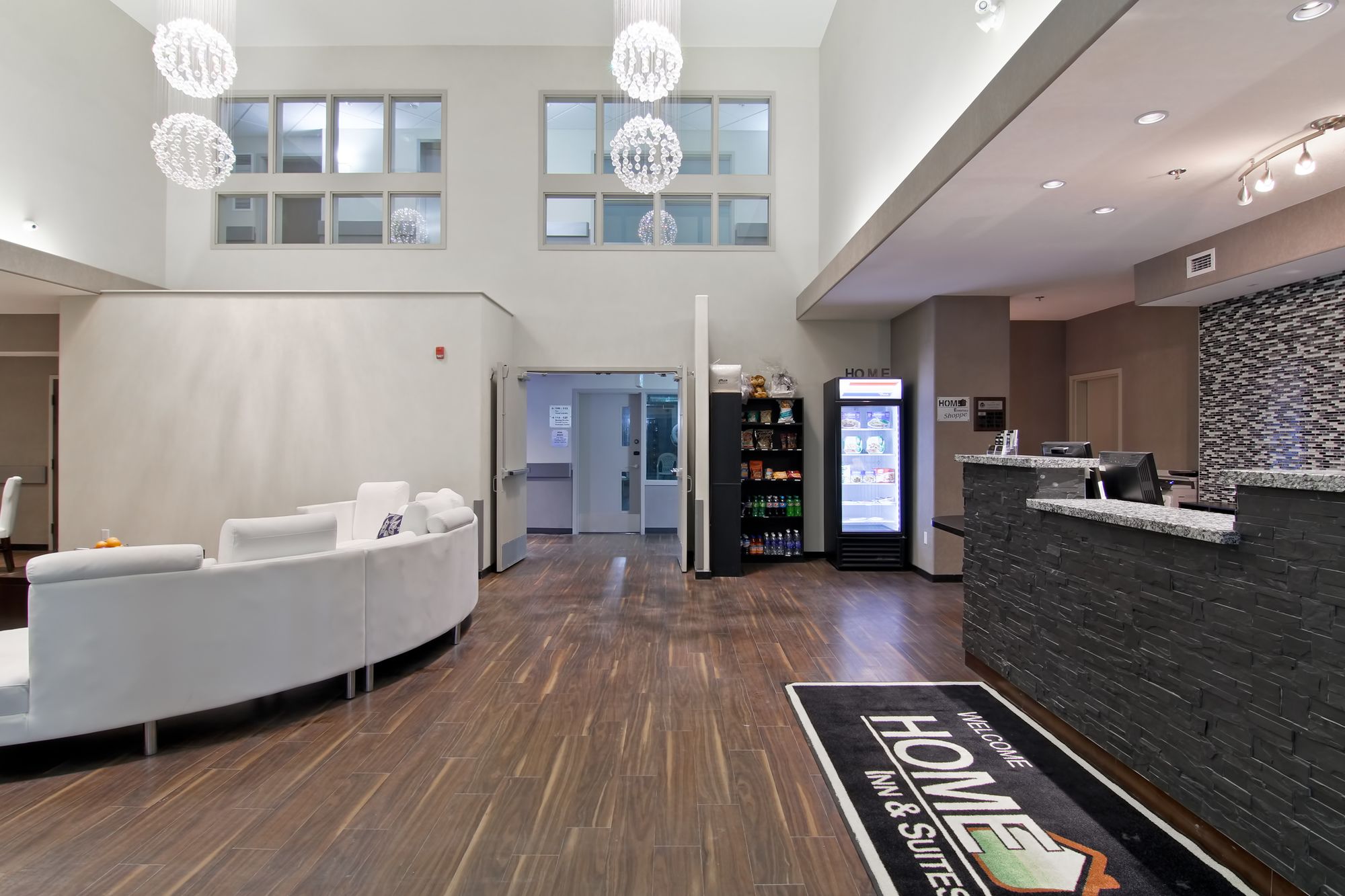 Фото Home Inn and Suites Regina Airport