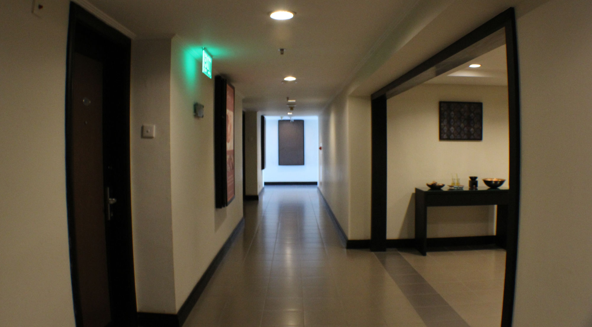 Фото Hotel Santika Pandegiling Surabaya