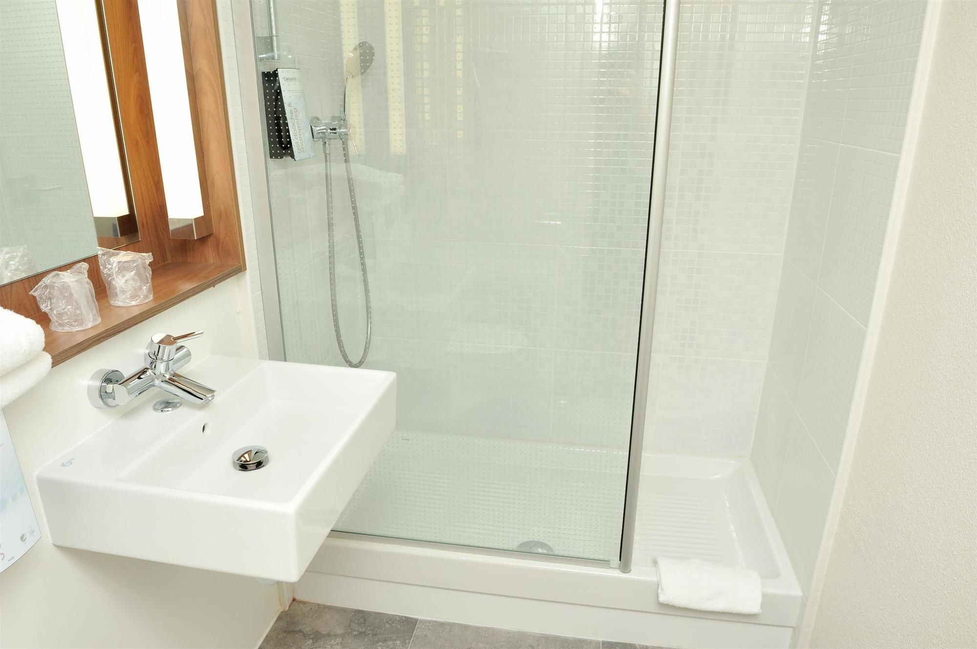 Фото Hotel Campanile Clermont Ferrand Le Brezet