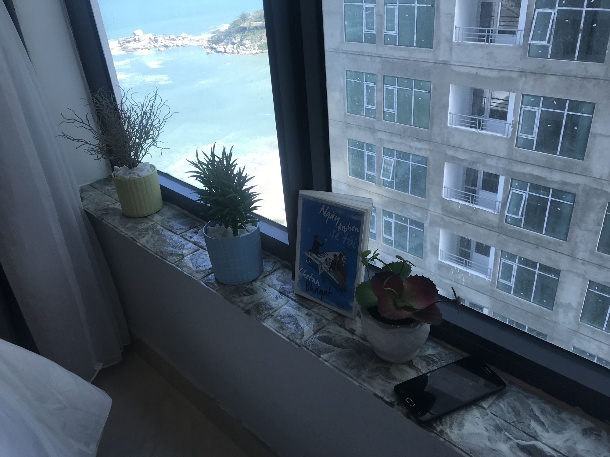 Фото Handy Beachfront Apartment