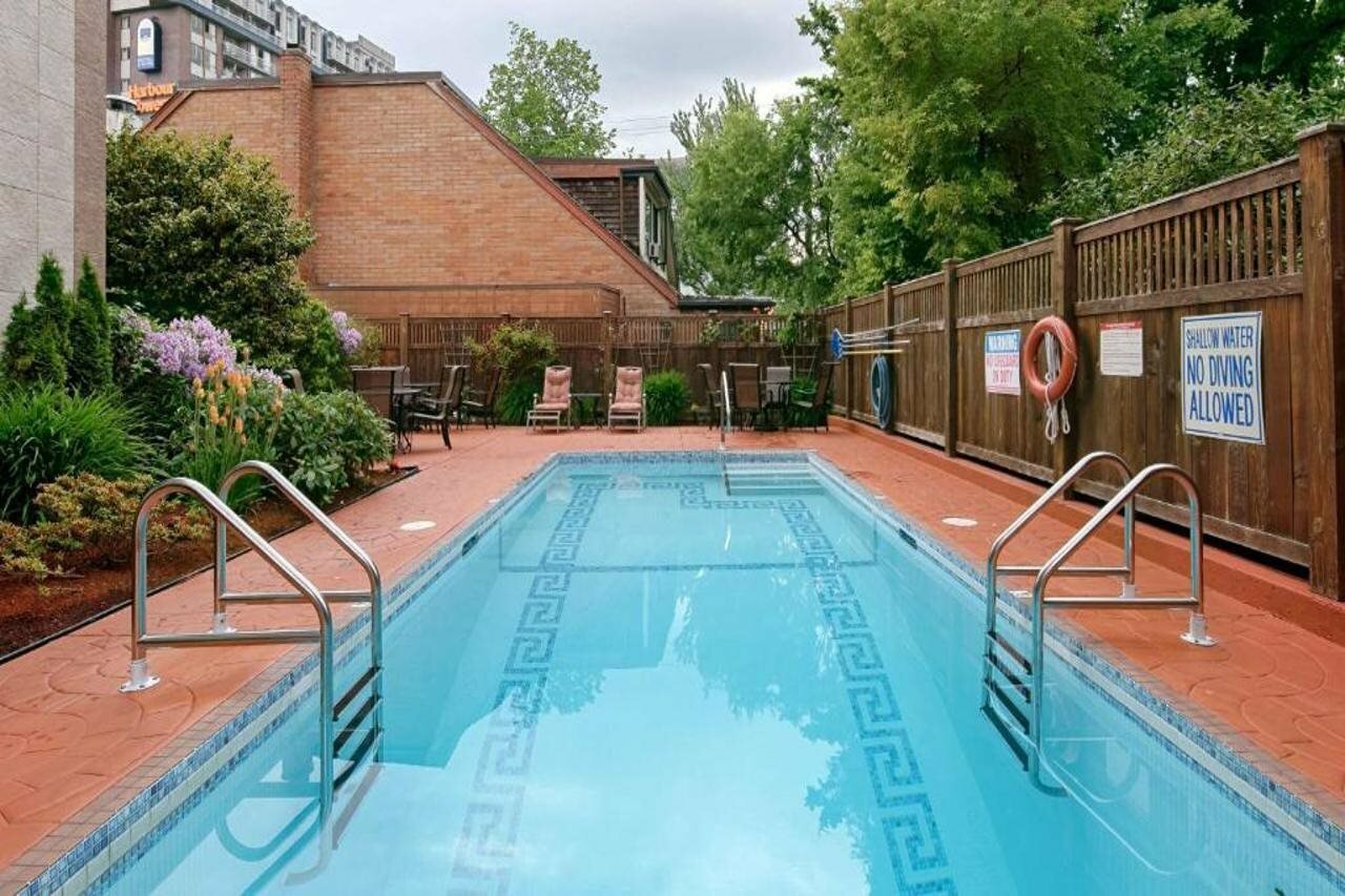 Фото Best Western Plus Inner Harbour - Victoria Hotels