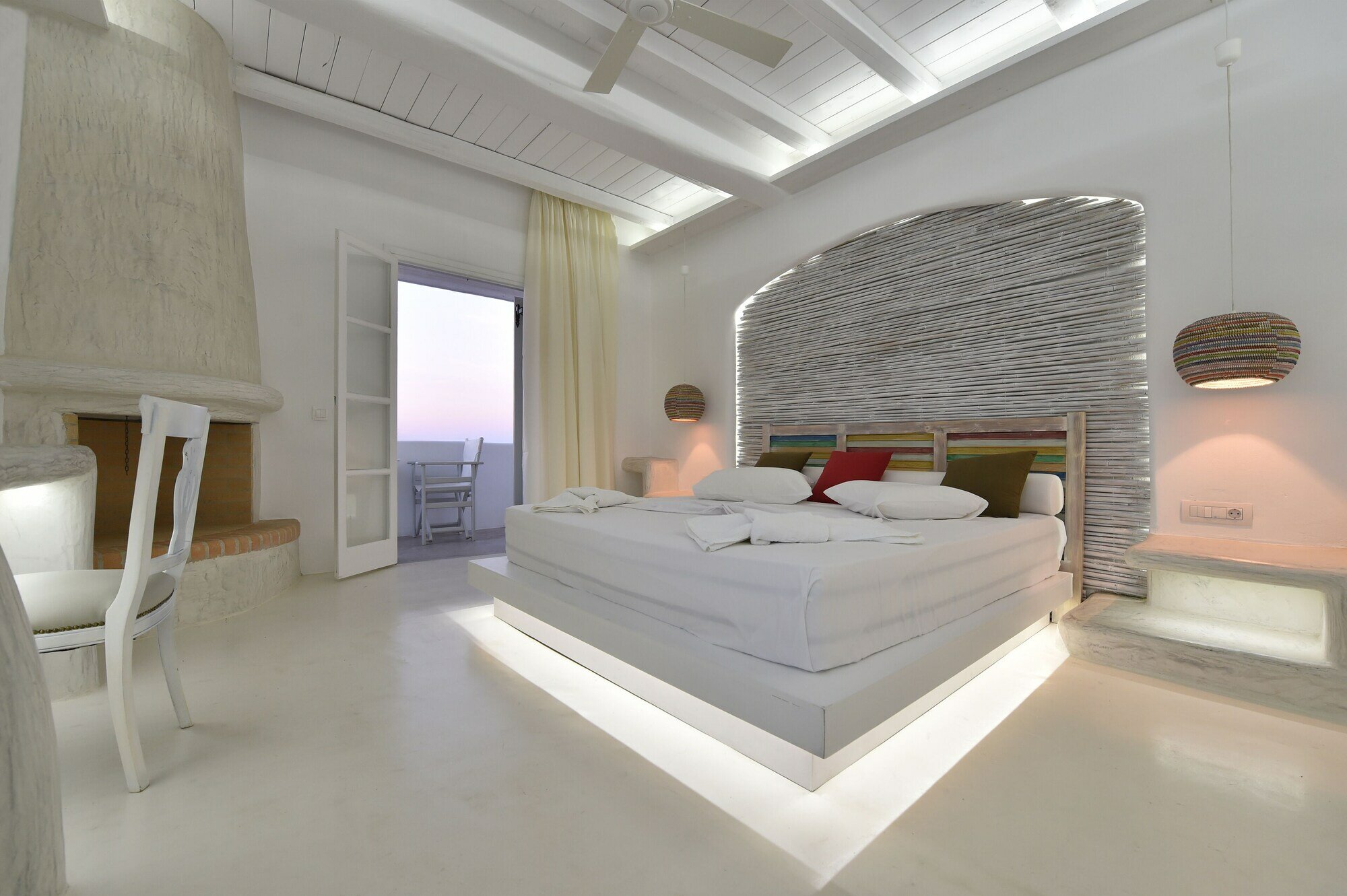 Фото Zefi Hotel & Suites