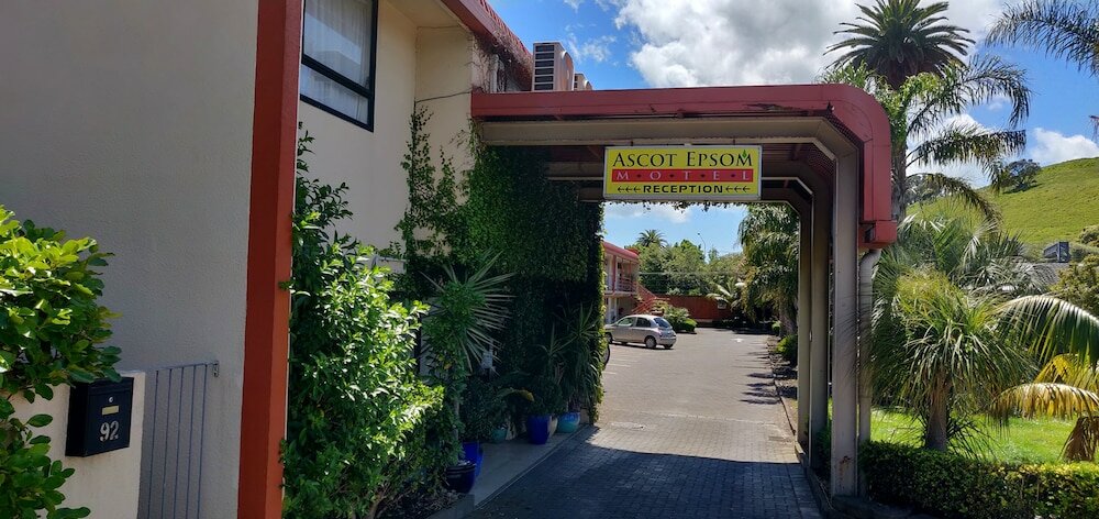 Фото Ascot Epsom Motel