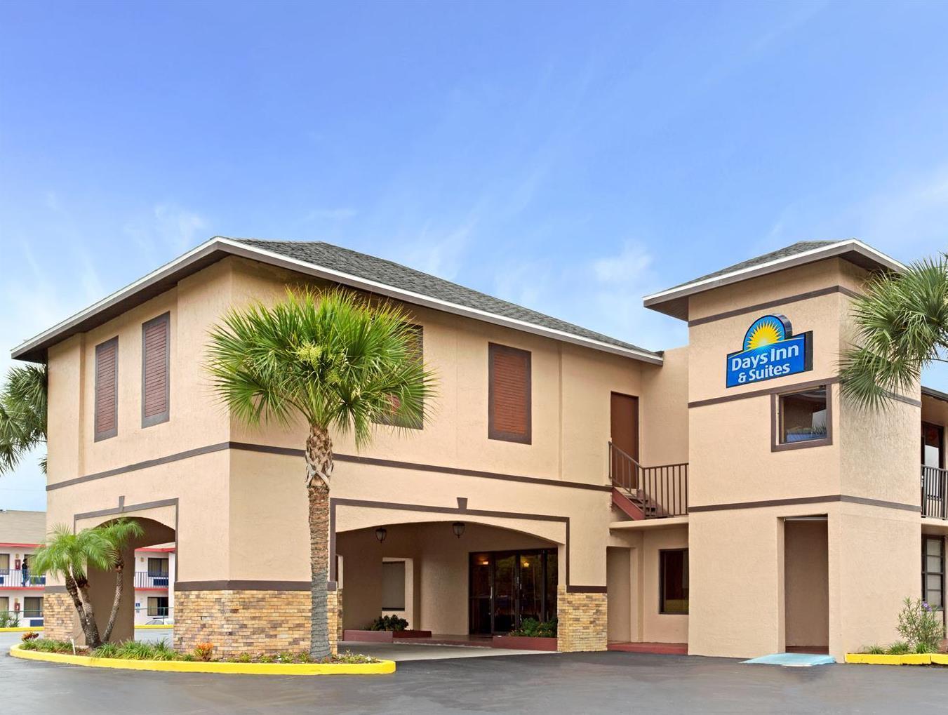 Фото Days Inn by Wyndham Kissimmee West