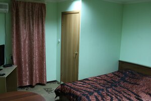 Kedr (Izobilny, ulitsa Dovatora, 386), hotel