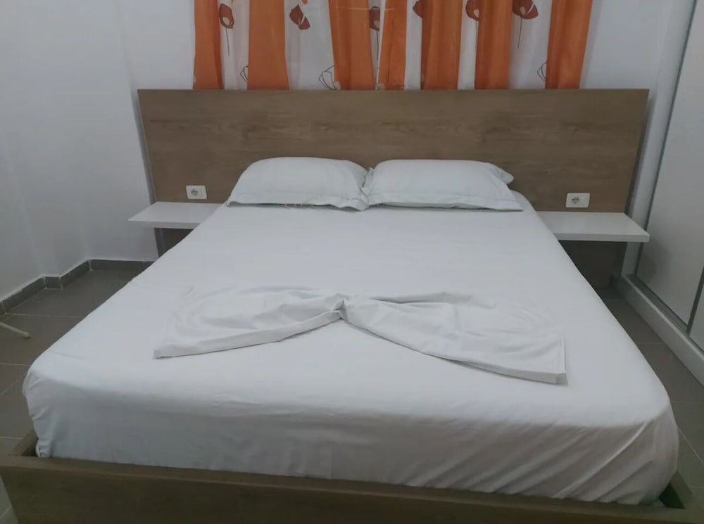 Фото Bral Currila Peaceful Beachfront Apt