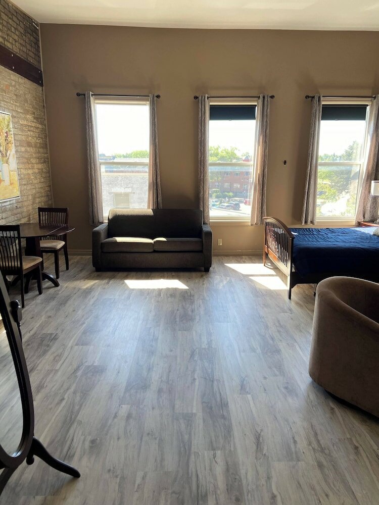 Фото The Avonlea Inn