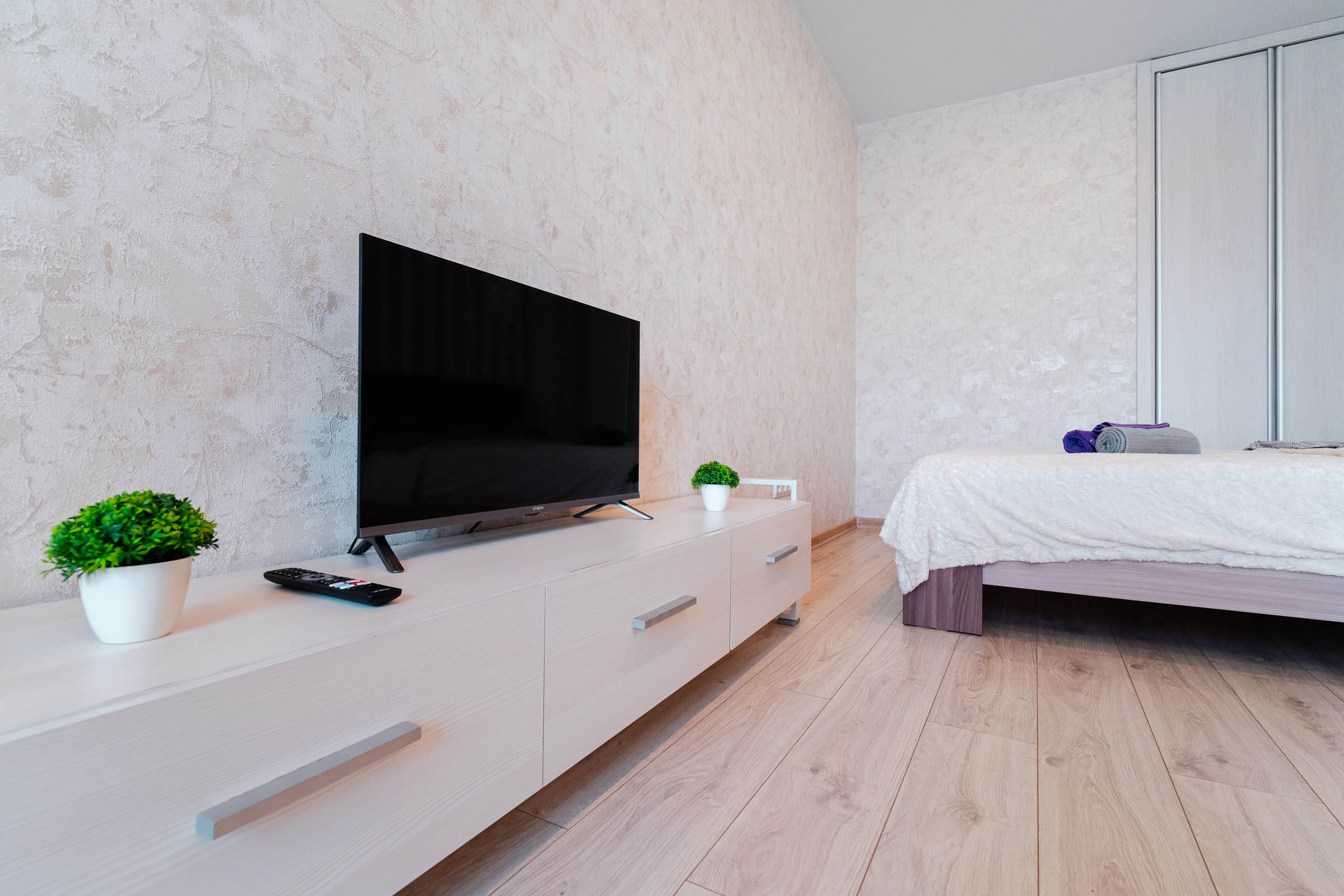 Фото Happy House Уютная квартира-студия в центре Левобережья