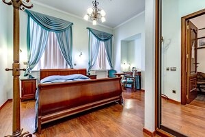 Гостиница Времена Года в Санкт-Петербурге