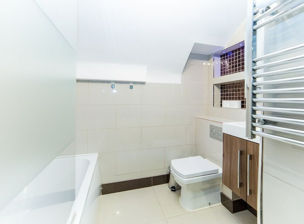 Фото Imperial Court Suites