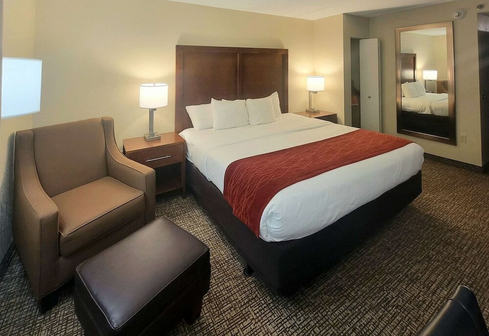 Фото Comfort Inn & Suites Airport