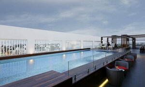 Гостиница Novotel Chennai Chamiers Road Hotel