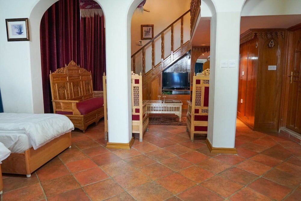 Фото Kuwait Palace Hotel Apartments