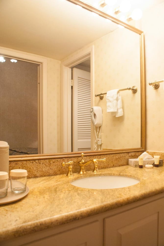 Фото Place d'Armes Hotel