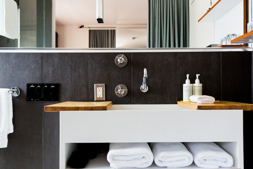 Фото The Drake Hotel