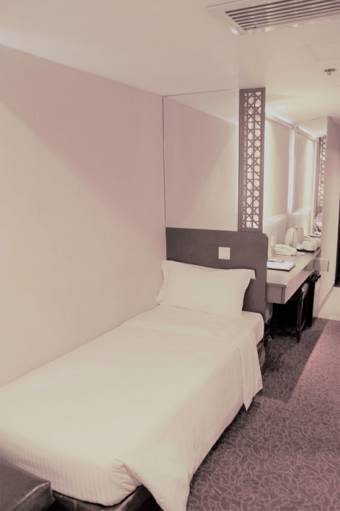 Фото Oriental Lander Hotel