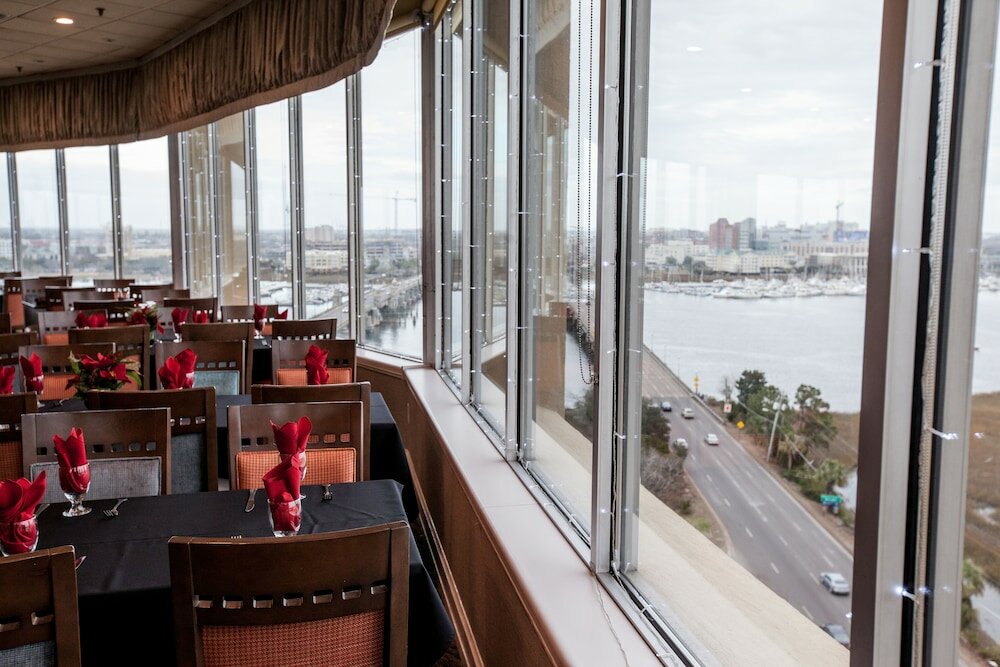 Фото Holiday Inn Charleston Riverview, an Ihg Hotel