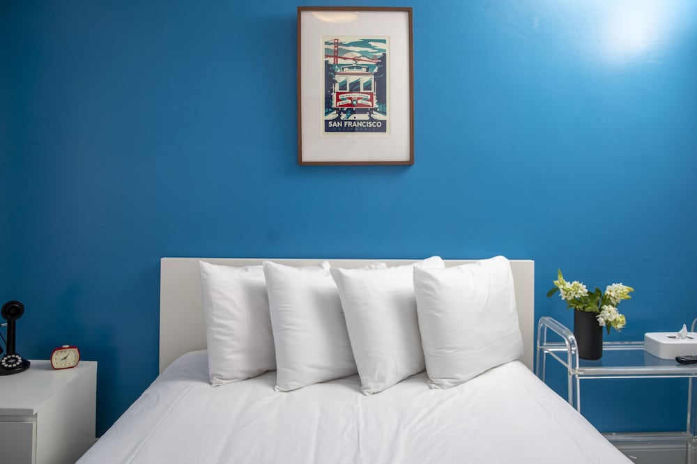 Фото Edwardian Hotel