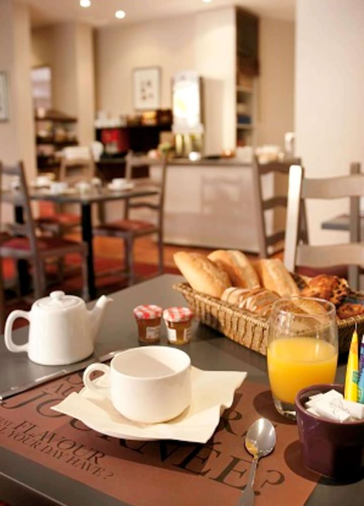 Фото Kyriad Villefranche Sur Saone