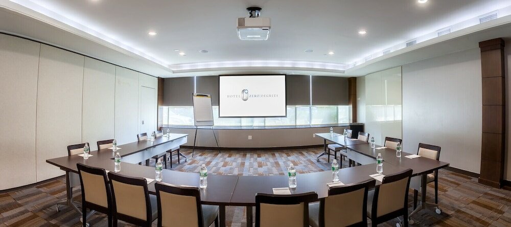 Фото Hotel Zero Degrees Norwalk