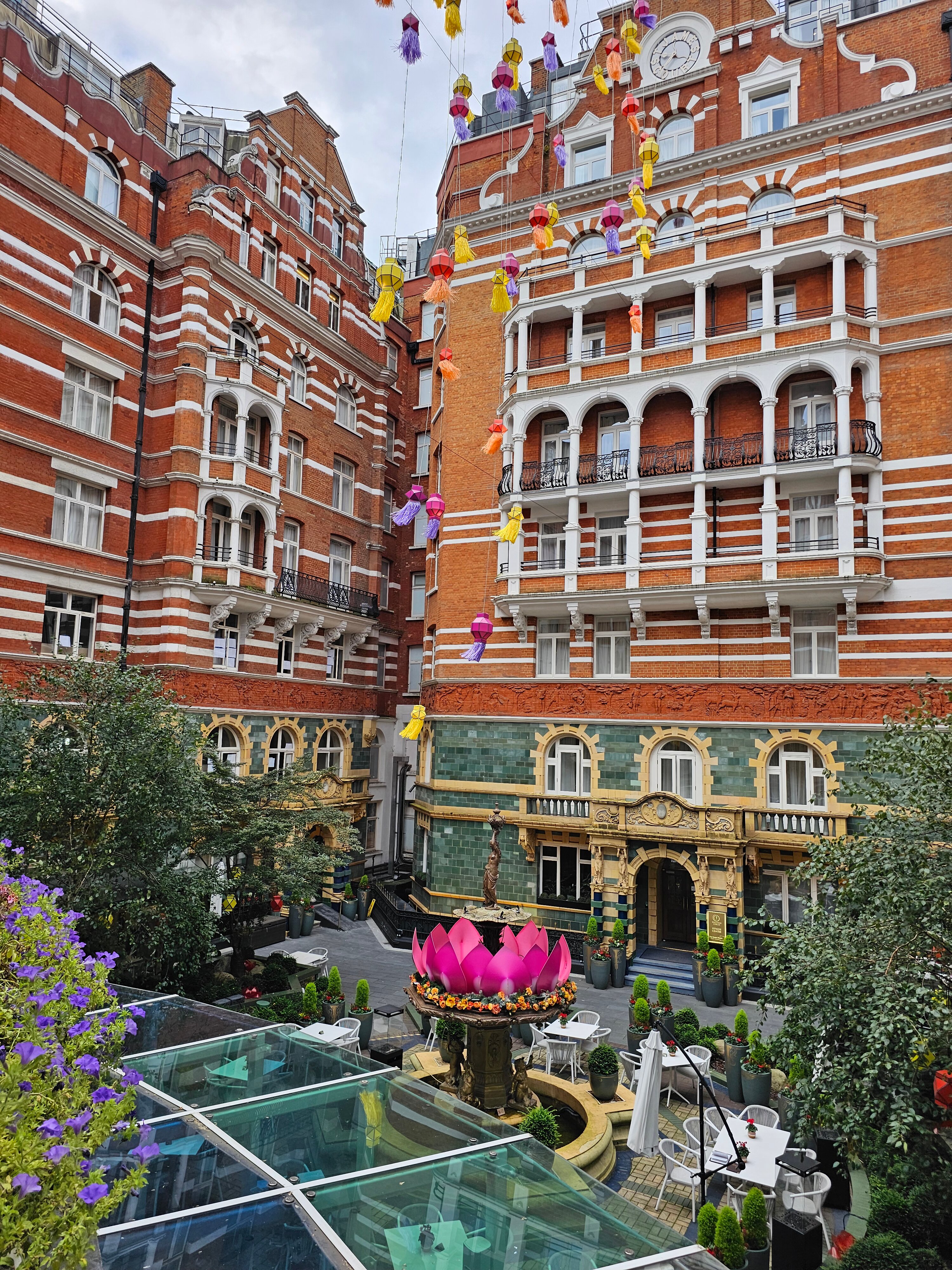 Фото St. James' Court, A Taj Hotel, London