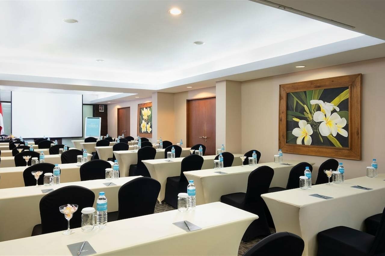 Фото Grand Ixora Kuta Resort