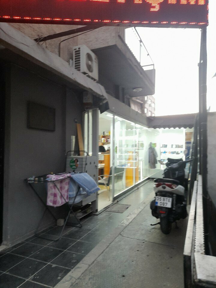 Mobile phone store Srt Communication, Izmir, photo
