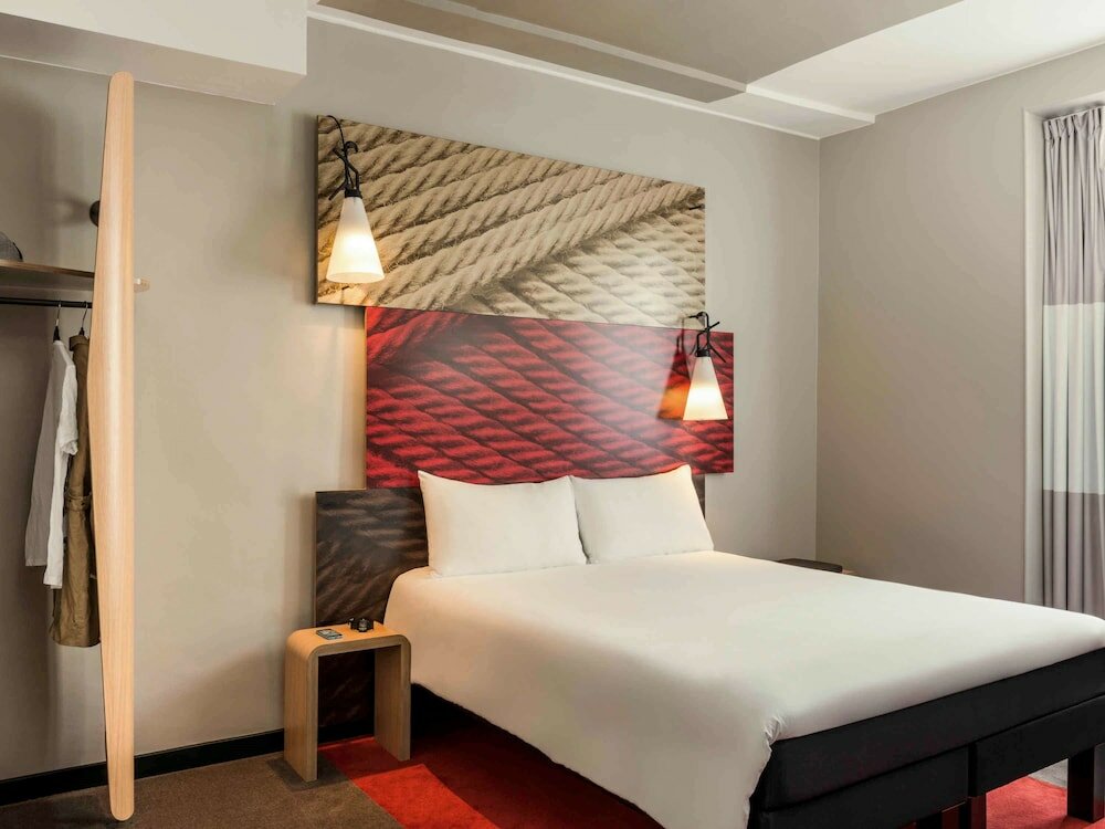 Фото ibis Paris Avenue de la Republique