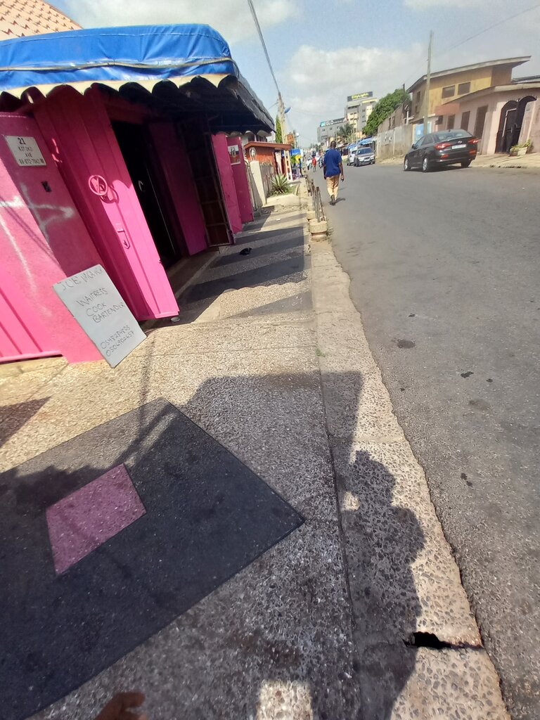 Food hypermarket Pink Square Local Food, Accra, photo