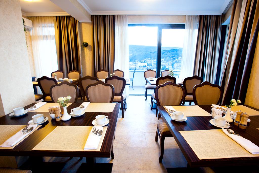 Фото Tbilisi Laerton Hotel