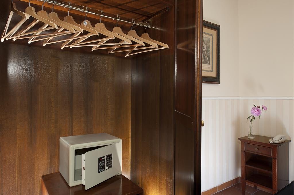 Фото Hotel Des Artistes Roma